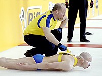 BIC Flex 3: Šílený curling s lidskými těly