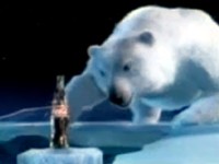 Coca-Cola: Polární medvědi si posílají láhev na kře