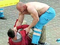 TNT: Dechberoucí drama a střelba na náměstí v Belgii