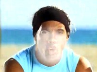 Trident: Ronaldinho na pláži převlečený za holku!