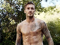 H&M: David Beckham běhá nahý po Beverly Hills