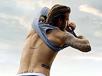 H&M: David Beckham už zase běhá nahý (Super Bowl 2014)