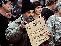 Armáda spásy: Bezdomovci zpívají českou hymnu (flashmob)