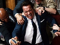 Mobile Strike: Arnold Schwarzenegger bojuje o mobil (Super Bowl 2016)