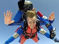 Huawei nova 3: Mikolas Josef Skydive Challenge (2018)