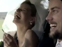 Nemyslíš zaplatíš: Nevěsta nepřežije jízdu autem