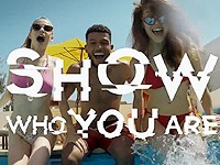 Deichmann: Ukaž, kým jsi / Show Who You Are (2018)